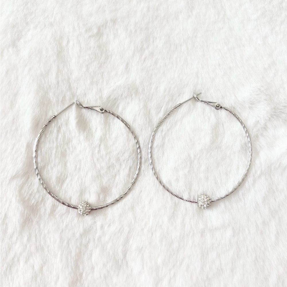 5/$15 🩷 MUST BUNDLE Elegant Silver Rhinestone Hoop Earrings